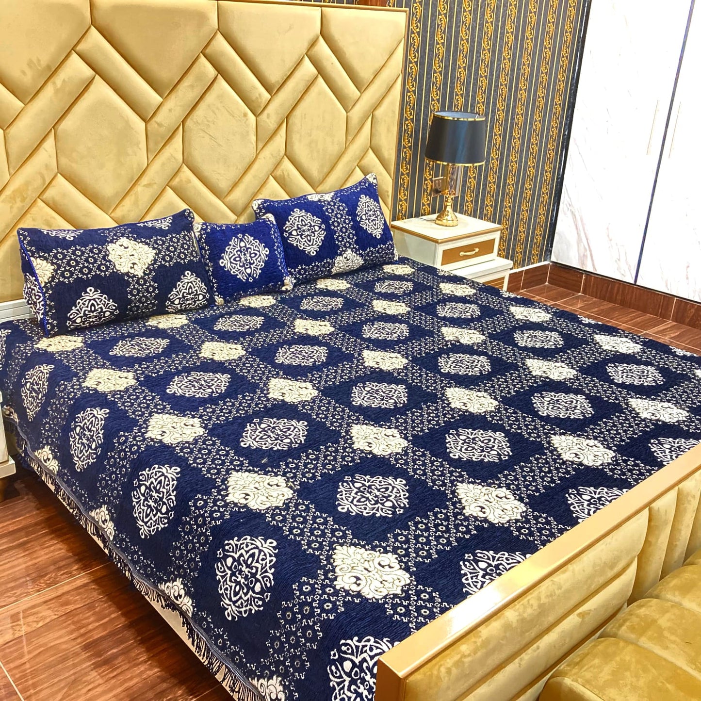 4 Pcs Set Velvet jacquard Bedsheet🤩